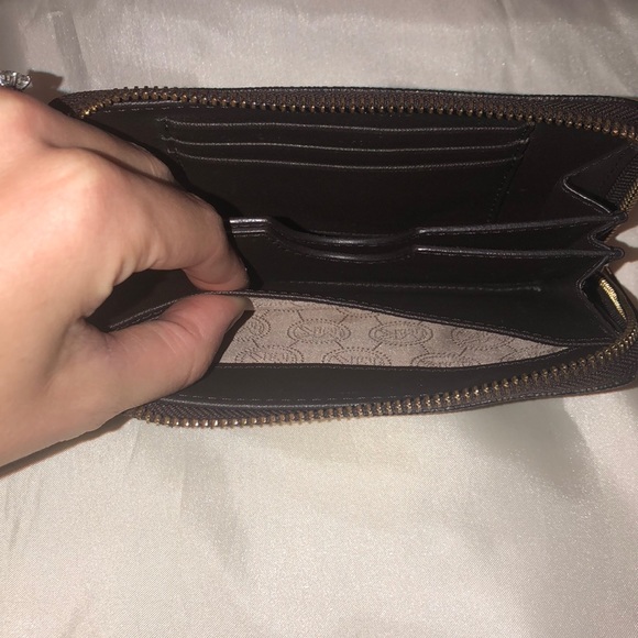 Michael kors wristlet wallet - Picture 9 of 9